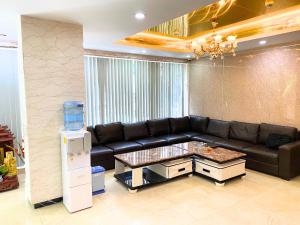 Khách sạn Hồ Giám