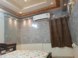 Beautifully decorated, very comfortable air conditioned stay at Hitech City