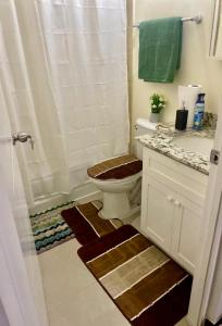 Resort Vibes Getaway - Colbeck Manor Old Harbour - Gated, pool, gym