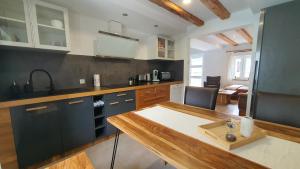 Ferienwohnung Am Gäsbach OG