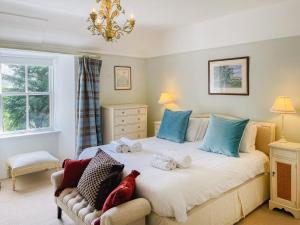 The Old Manse - Ukc6854