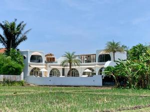 5 BR villa view on ricefield, pool, sauna jacuzzi