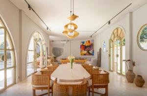 5 BR villa view on ricefield, pool, sauna jacuzzi