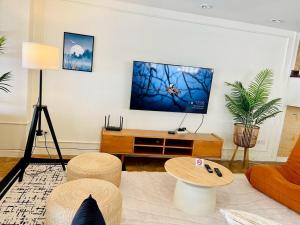 Private Pool Villas Sukhumvit 26 Near BTS Phrom Phong and EmSphere