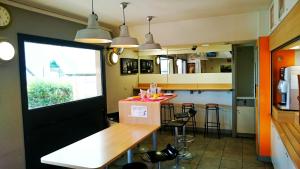 Triple Room with Shared Bathroom room in Hotel F1 Angers Ouest - Beaucouze