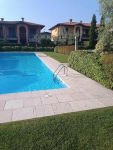 Lake and Country Life