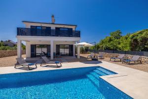 Holiday house SARA with private pool 
