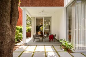 La Donaira 2 & 3 BHK Villas with Private Pool Garden & Kitchen 10 mins to Vagator & Morjim Beach