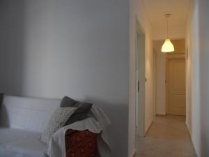 Comfortable Thermi apartment near SKG Airport