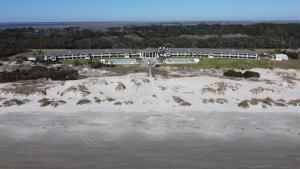 Days Inn & Suites by Wyndham Jekyll Island