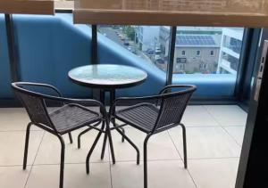 Comfy 1 Bedroom Apartment with WiFi and Parking