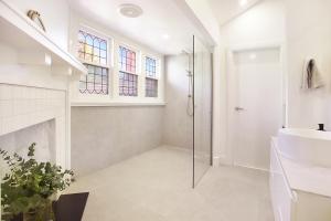 Chic Elwood Escape by ReadyStay