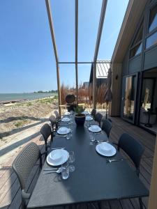 Beach villa at the IJsselmeer 8p