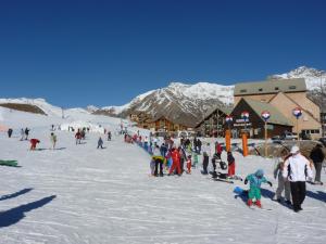 Appartements Confortable triplex Reallon entre lac et montagne : photos des chambres