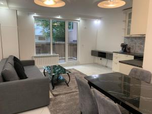 Top Central Apartment & Free Parking