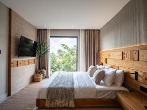 Mira Hotel and Recovery