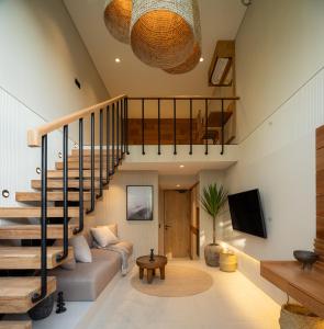 Mira Hotel and Recovery