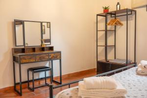 Classic Florentine flat with garden