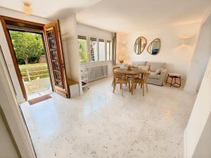 Maisons de vacances La Maison de Ranville - Entre Caen & la Mer avec jardin et parking gratuit : photos des chambres