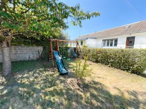 Maisons de vacances La Maison de Ranville - Entre Caen & la Mer avec jardin et parking gratuit : photos des chambres