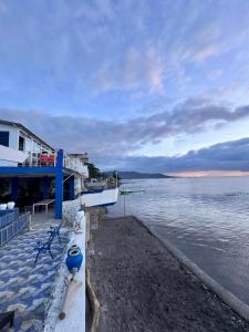 La Evangs Beach Resort Taal