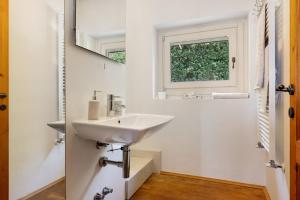 Haus mit tollem See -und Bergblick