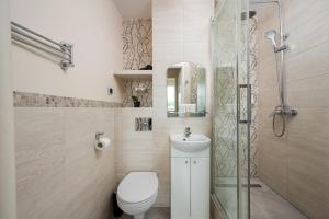 Royal Baths Inviting Apartment by BookingHost