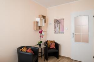 Royal Baths Inviting Apartment by BookingHost