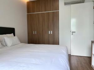 Republic Plaza - Near Airport