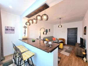 Central - 3BD Holiday Apartment for Family & Friends