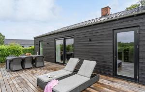 3 Bedroom Beautiful Home In Børkop