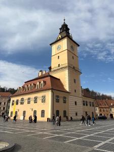 Sunny Mountain Brasov - private parking