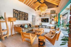 Villa Mint, 3Br Tropical Escape with Private pool and Lush Garden