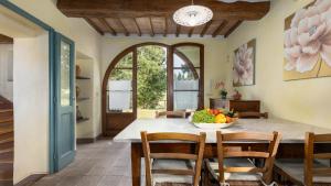 PODERE MADONNA DI MEZZO 6, Emma Villas