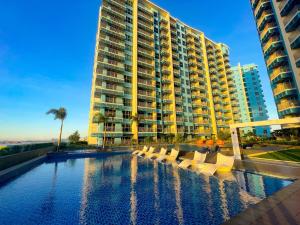 Sophisticated City Escape Steps from Solaire & City of Dreams