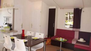 Campings Camping 5 etoiles - Parc aquatique - eebafe : photos des chambres