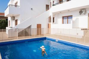 Bright sea view suite with sunset & pool Paphos