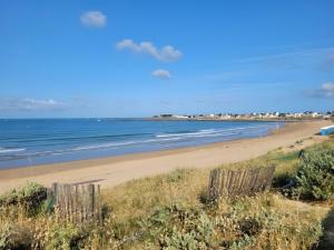 B&B / Chambres d'hotes Chambre D-hotes A 2 Pas Des Plages : photos des chambres