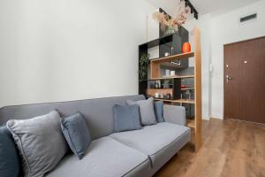 Modern Studio Suitable for 2 People by Noclegi Renters