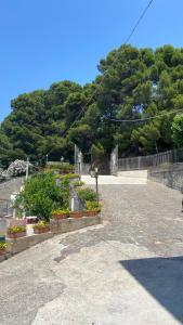 Donna Laura Sea Front