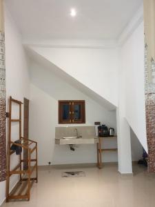 Spring Shelter Dickwella