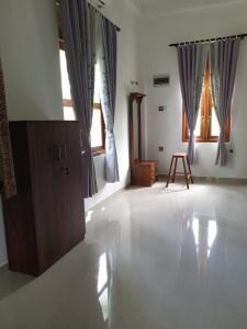 Spring Shelter Dickwella