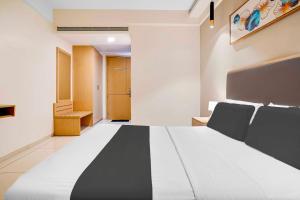 Hotel O Bangalore KR Market Metro Station