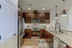 Waterfront Condo on Lake LBJ with Pool & Views