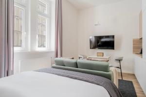 Blueground Prague 7 renovated Letná park PRG-50