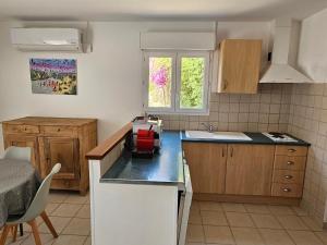 Maisons de vacances T2 45 M2 climatise proche plage : photos des chambres