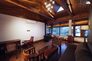 Aasmaani Cottage - 2 BHK Family Deluxe Cottage - 3-star hotels in Mussoorie