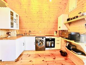 Lake Retreat Colibita