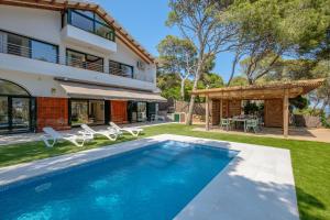 Villa Can Reig Tamariu, next to the beach