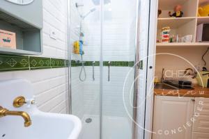 Paris Retro Bistro Escape Authentic & Cozy